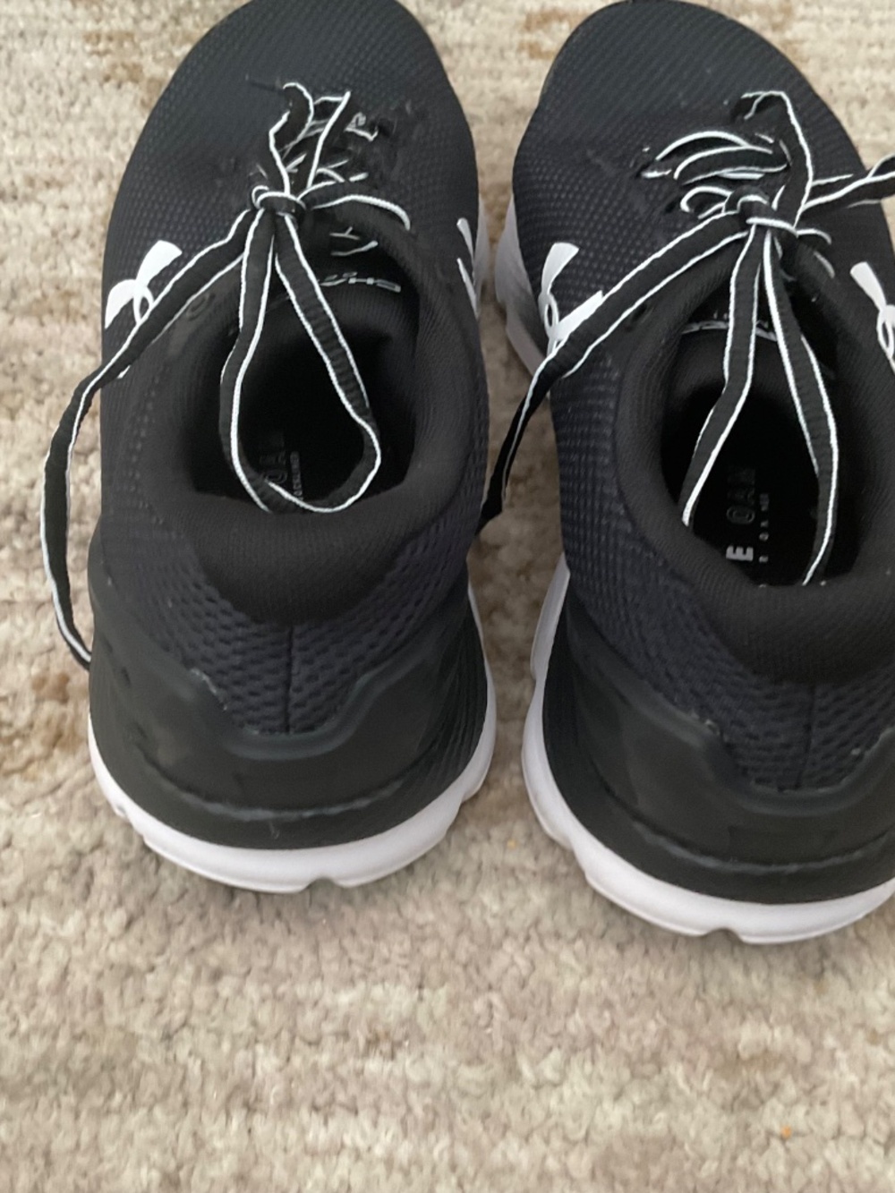 Under Armour Charged Gemini tennis shoes size 9.5, luxe sockliner - Picture 2 of 14